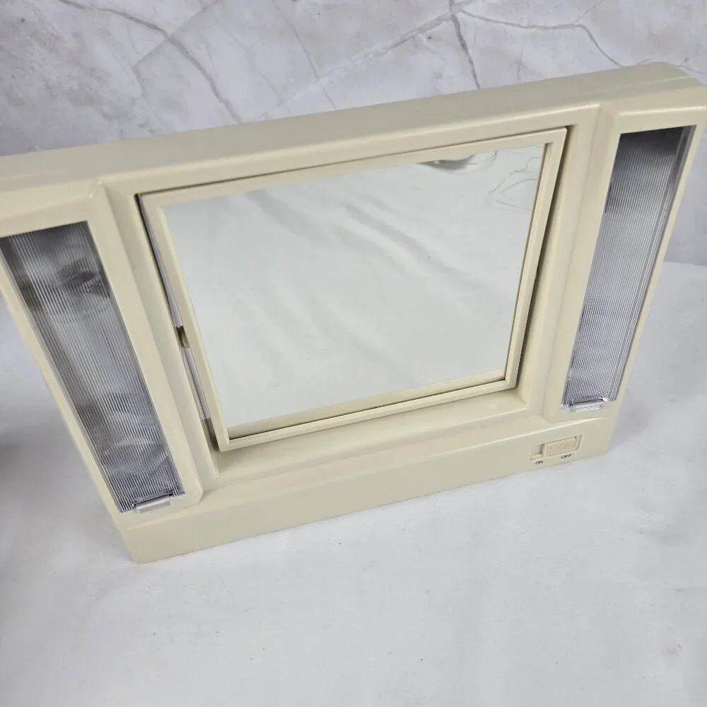 VTG Avon Light Up Make Up & Magnifying Mirror Battery Operated NWT Dead Stock